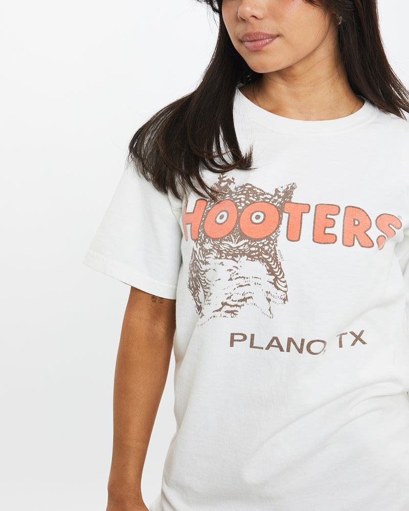 Vintage 90s Hooters Tee <br>XS