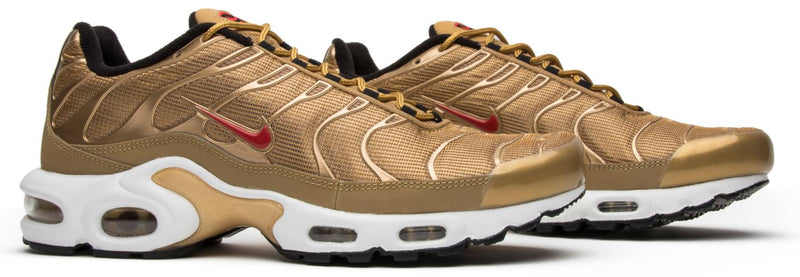 Air max plus metallic best sale gold 2018