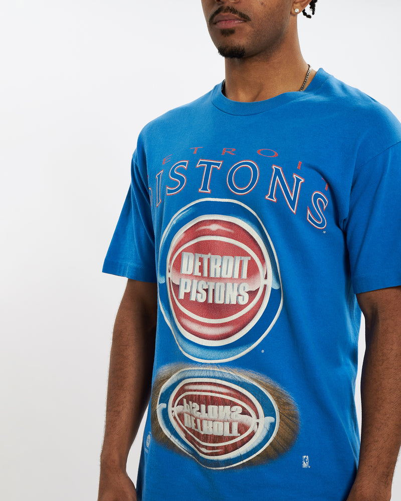 Vintage 90s Detroit Pistons Tee <br>L