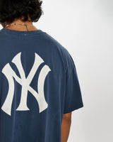 Vintage 90s Nike MLB New York Yankees Tee <br>L