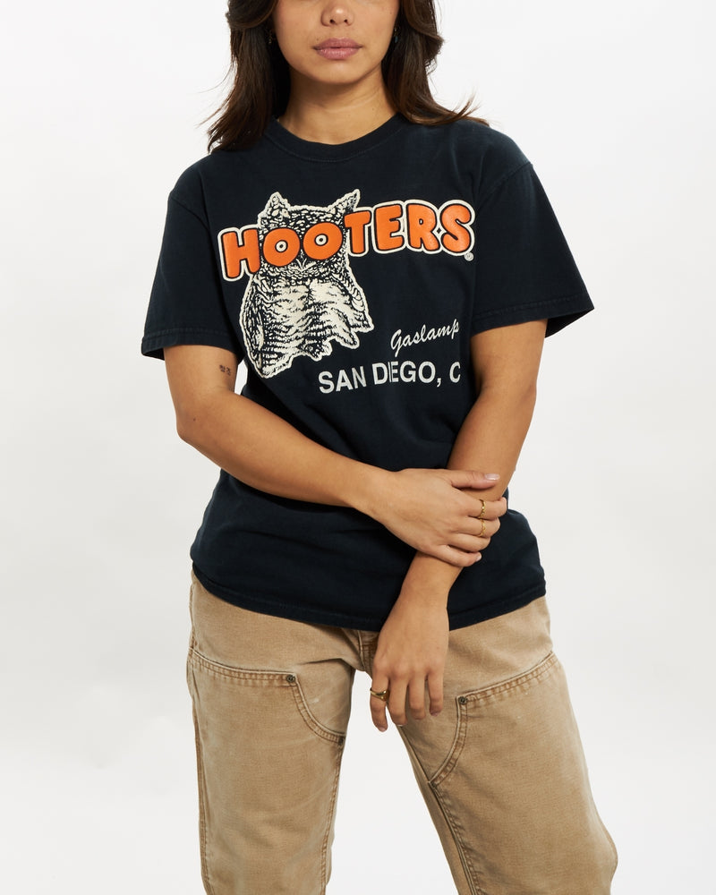 Vintage Hooters Tee <br>XS