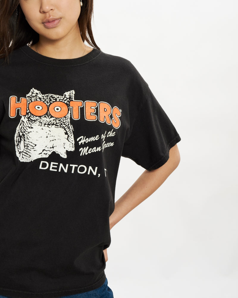 Vintage Hooters Tee <br>S , The Real Deal , newtown, sydney, australia, thrift store, opshop, preloved, secondhand, sustainable, retro, antique, 70s, 80s, 90s, 2000s, 00s, fashion, clothing, streetwear, trendy, garment, style, boutique, store, shop, archive, sale, cheap, best, top