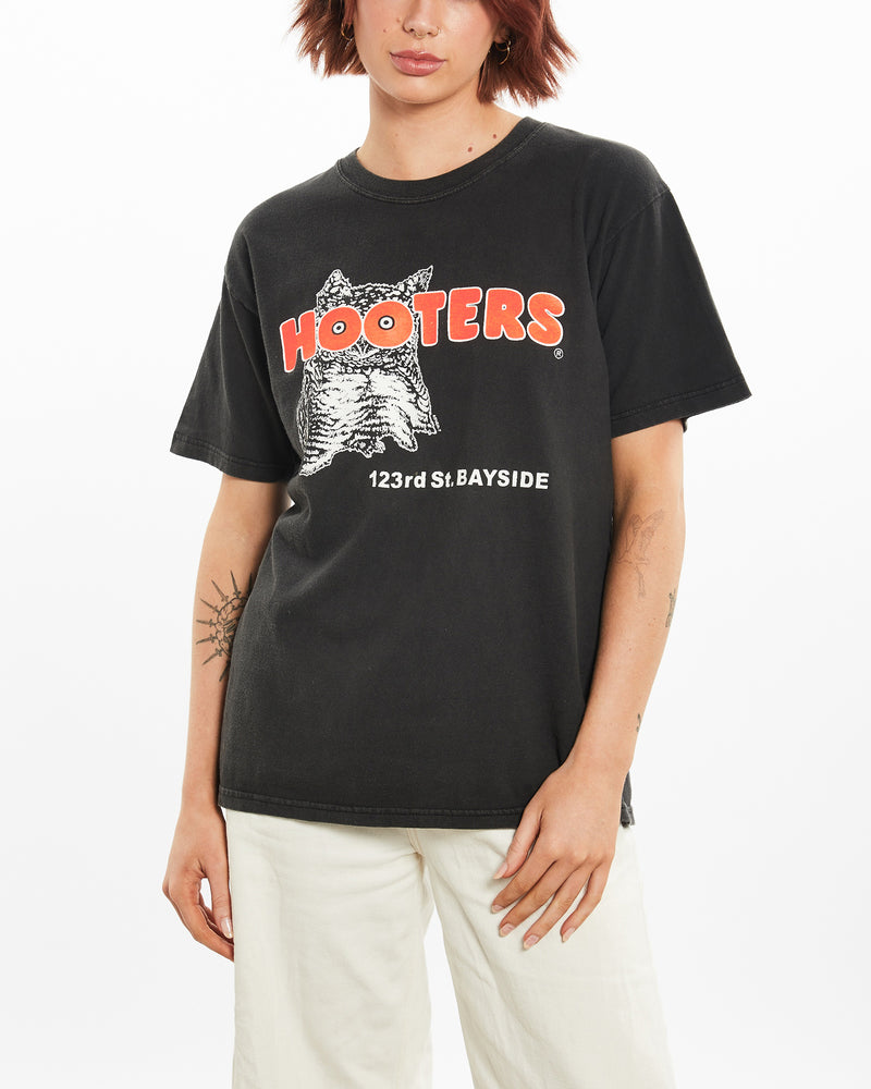 Vintage Hooters Tee <br>M , The Real Deal , newtown, sydney, australia, thrift store, opshop, preloved, secondhand, sustainable, retro, antique, 70s, 80s, 90s, 2000s, 00s, fashion, clothing, streetwear, trendy, garment, style, boutique, store, shop, archive, sale, cheap, best, top