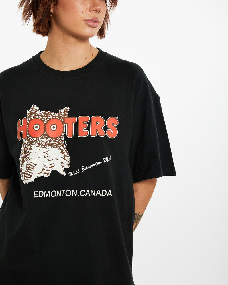 Vintage Hooters Tee <br>M , The Real Deal , newtown, sydney, australia, thrift store, opshop, preloved, secondhand, sustainable, retro, antique, 70s, 80s, 90s, 2000s, 00s, fashion, clothing, streetwear, trendy, garment, style, boutique, store, shop, archive, sale, cheap, best, top